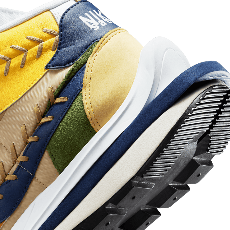 Nike Vaporwaffle sacai Jean Paul Gaultier Sesame Blue Angle 5
