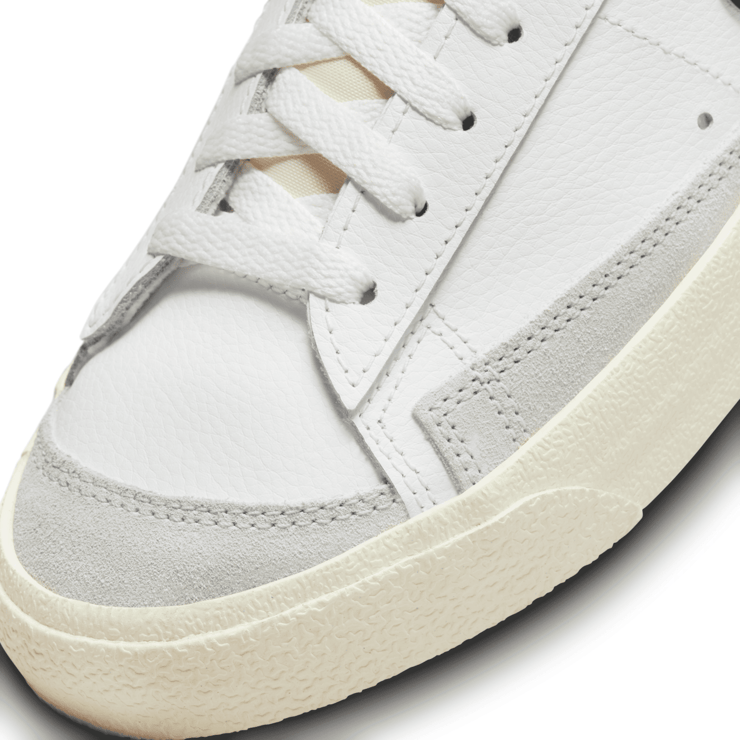 Nike Blazer Low 77 Split White Silver Black Angle 2