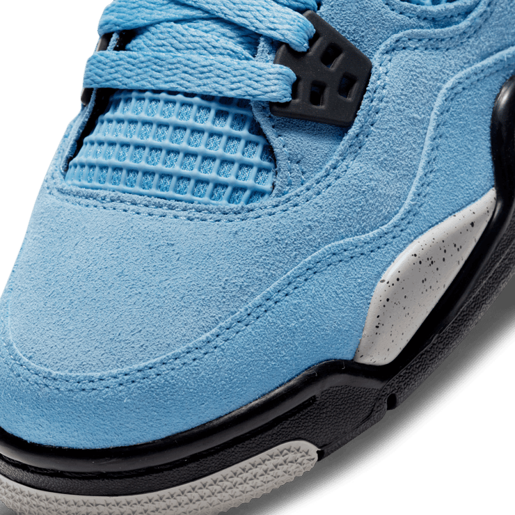 Air Jordan 4 Retro University Blue (GS) Angle 4
