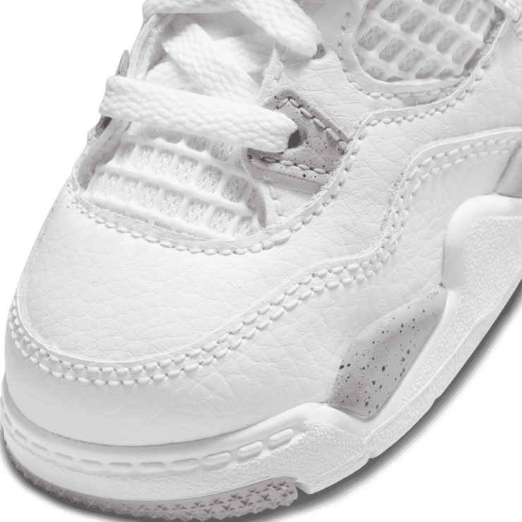 Air Jordan 4 Retro White Oreo (2021) (TD) Angle 4