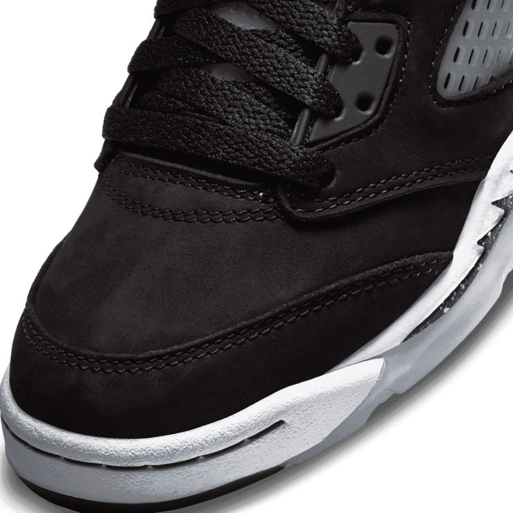Air Jordan 5 Retro Moonlight (2021) (GS) Angle 4