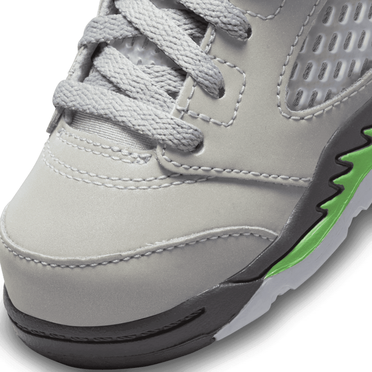 Air Jordan 5 Retro Green Bean (2022) (TD) Angle 4