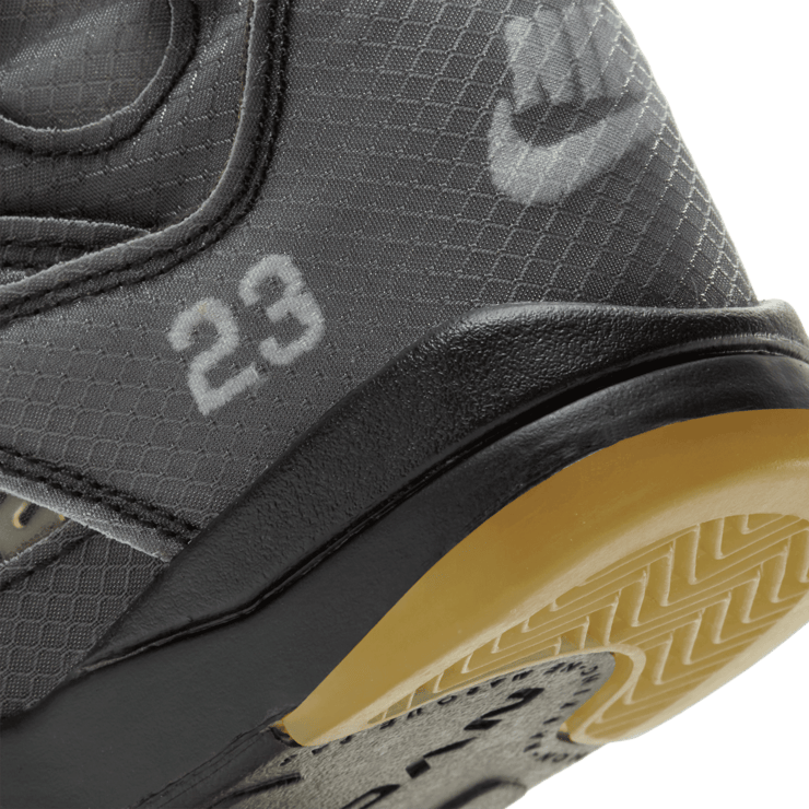 Air Jordan 5 Retro Off-White Muslin (PS) Angle 8