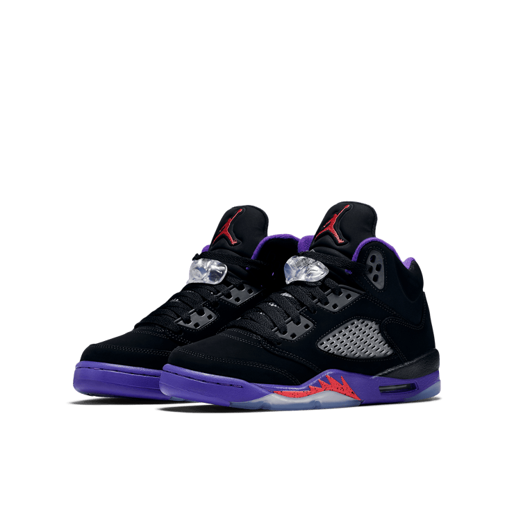 Air Jordan 5 Retro Fierce Purple (GS) Angle 2
