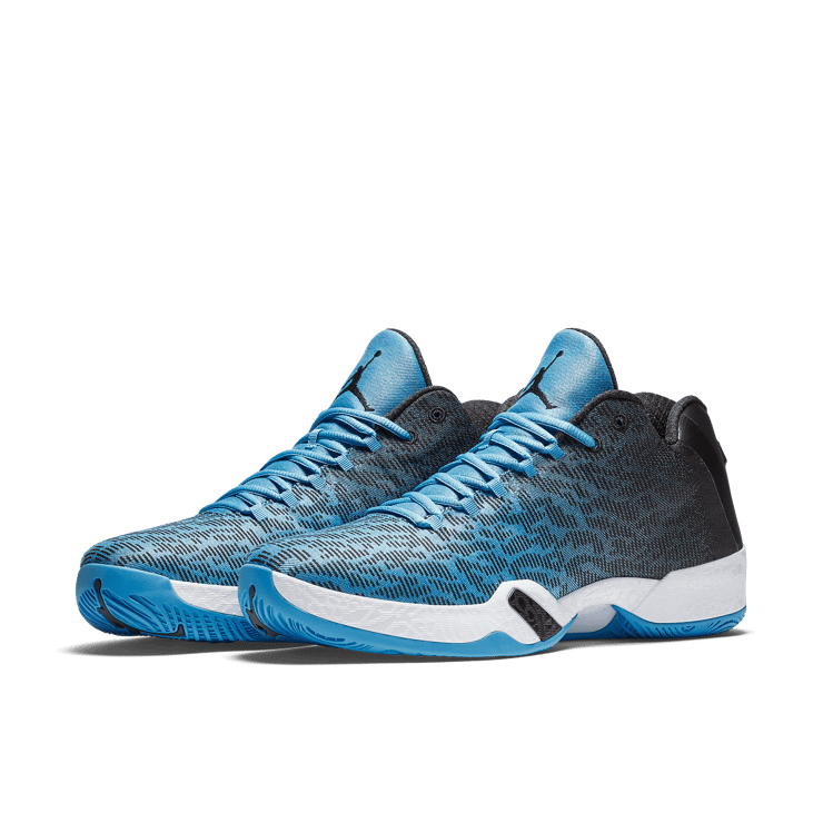 Air Jordan XX9 Low UNC Angle 2