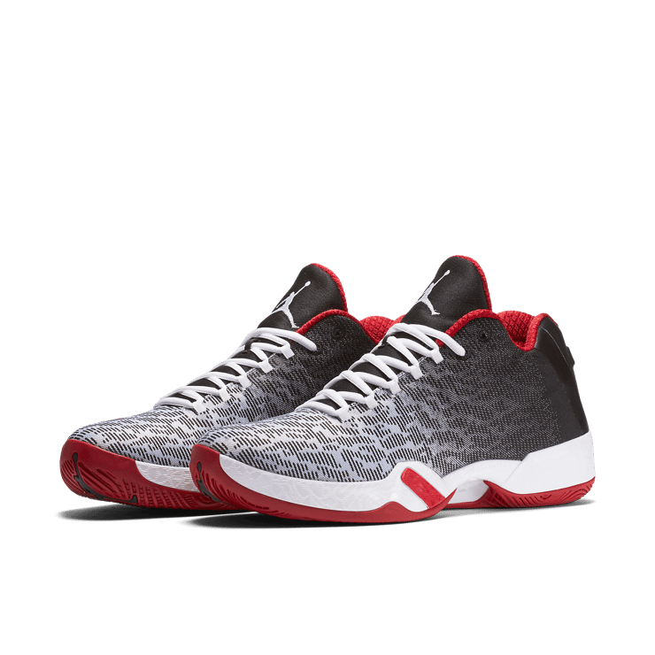 Air Jordan XX9 Low Bulls Angle 2