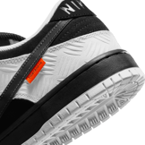 Nike SB Dunk Low Tightbooth Angle 5