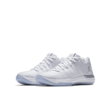 Air Jordan XXX1 Low White Pure Platinum (GS) Angle 2