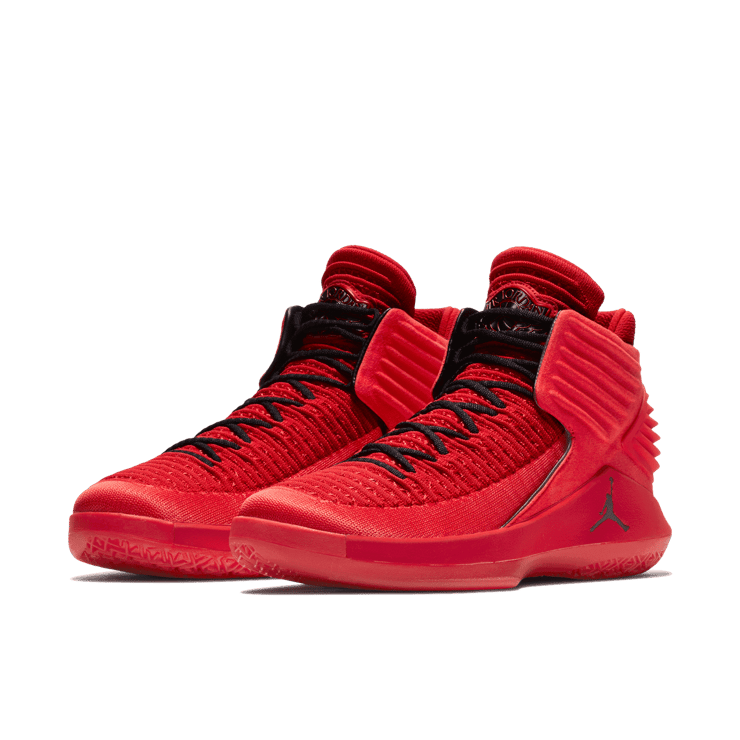 Air Jordan XXXII Rosso Corsa Angle 2