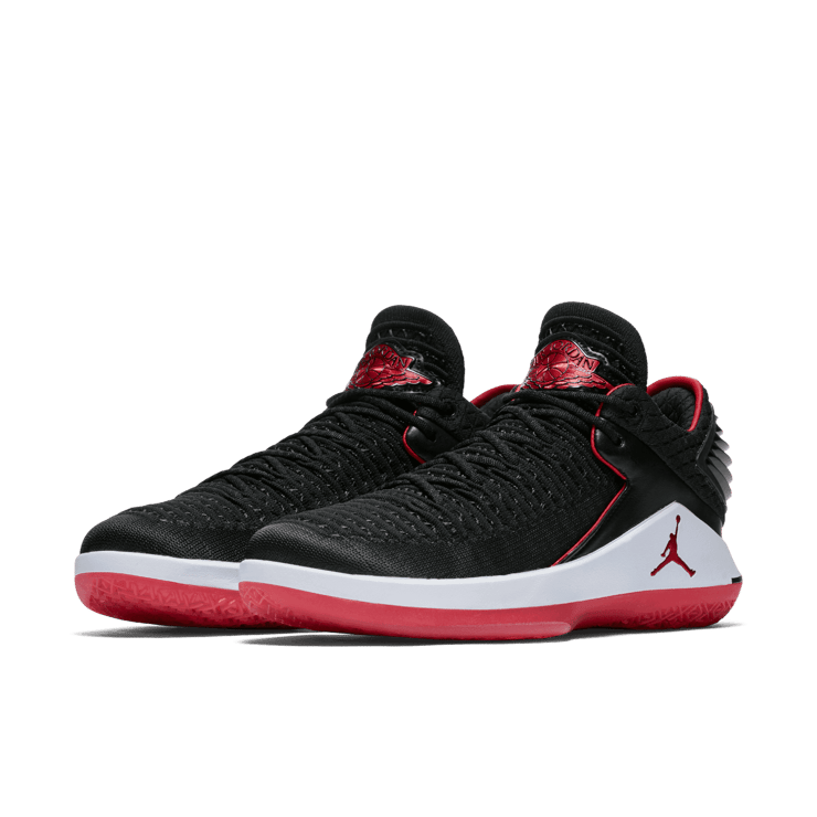 Air Jordan XXXII Low MJ Day Angle 2