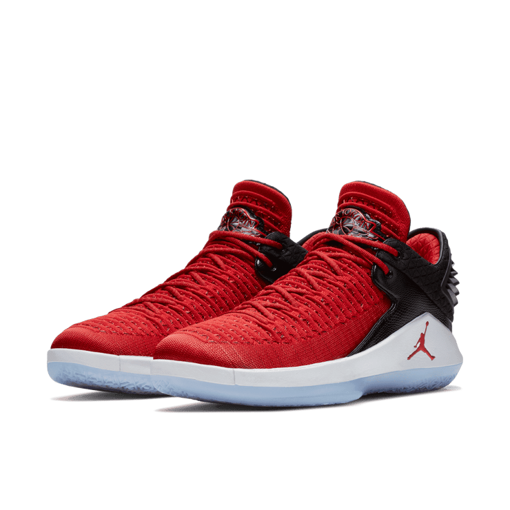 Air Jordan XXXII Low Chicago Win Like 96 Angle 2