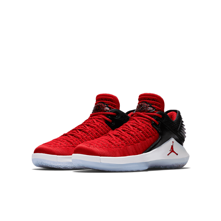 Air Jordan XXXII Low Chicago Win Like 96 (GS) Angle 2