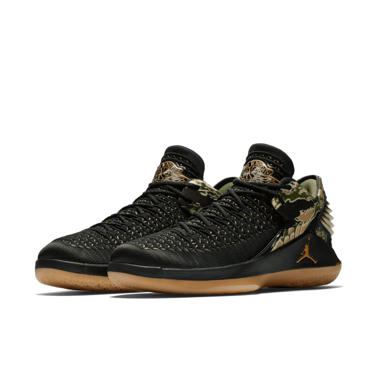 Air Jordan XXXII Low Camo Angle 2