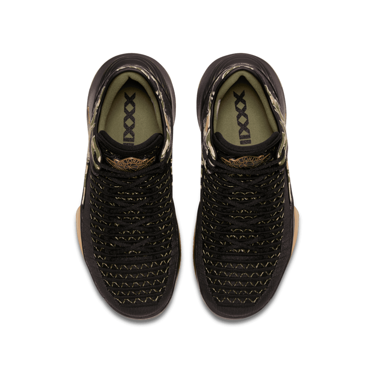 Air Jordan XXXII Low Camo (GS) Angle 1