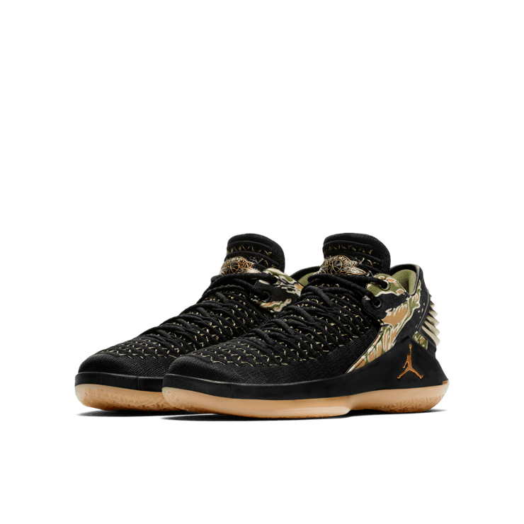 Air Jordan XXXII Low Camo (GS) Angle 2