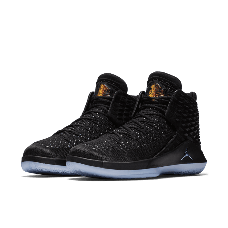 Air Jordan XXXII Black Cat Angle 2