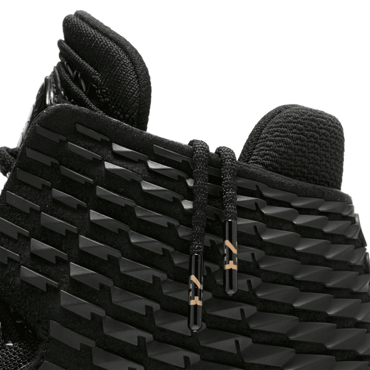 Air Jordan XXXII Black Cat Angle 4