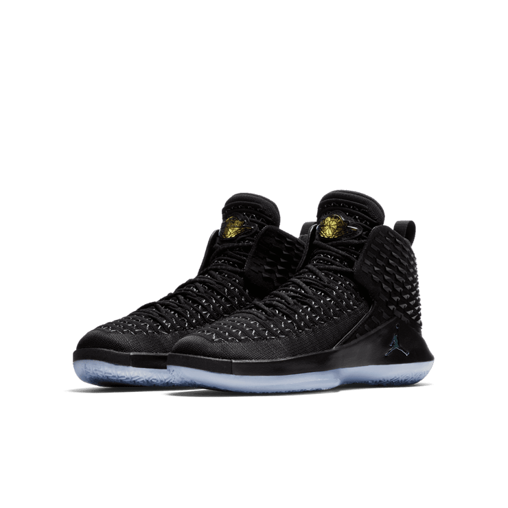 Air Jordan XXXII Black Cat (GS) Angle 2