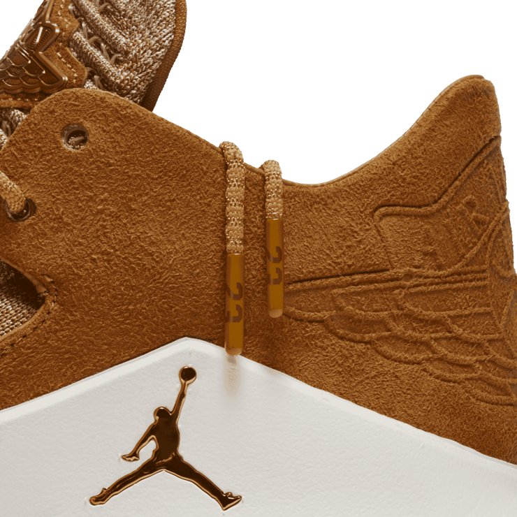 Air Jordan XXXII Low Golden Harvest Angle 4