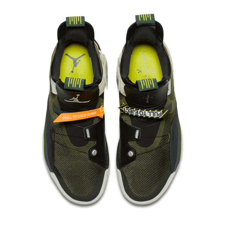 Air Jordan XXXIII Travis Scott Angle 1