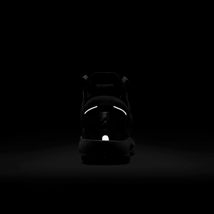 Air Jordan XXXIV Black Cat (GS) Angle 4