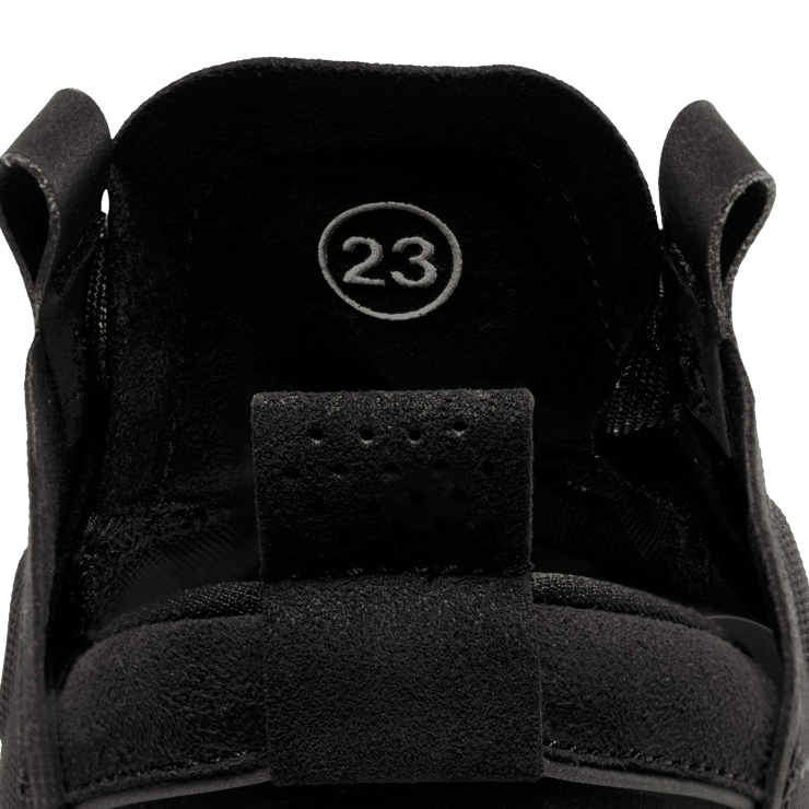 Air Jordan XXXIV Black Cat (GS) Angle 8