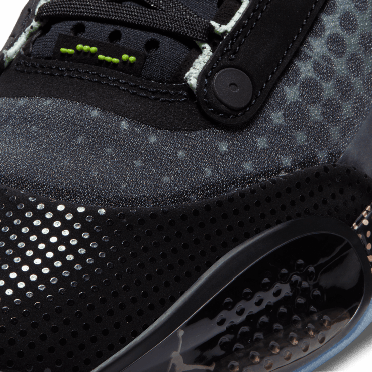 Air Jordan XXXIV Low Black Vapor Green Bleached Coral Angle 4