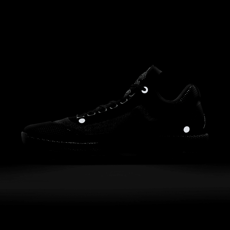 Air Jordan XXXIV Low Black Vapor Green Bleached Coral Angle 8