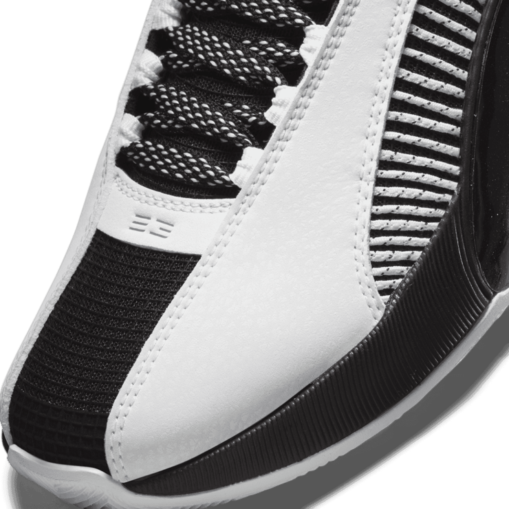 Air Jordan XXXV White Metallic Silver Black (GS) Angle 4