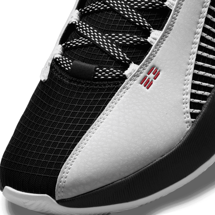 Air Jordan XXXV Black White Angle 4