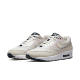 Nike Air Max 1 AMD La Ville Lumière (W) Angle 2