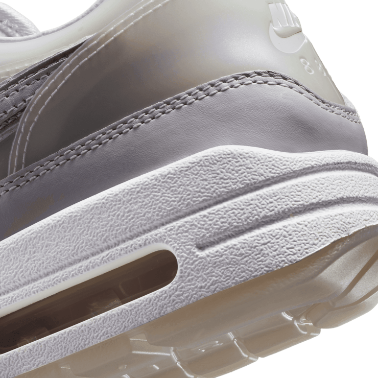 Nike Air Max 1 SNKRS Day White (W) Angle 5