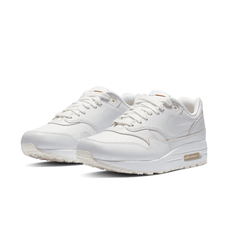 Nike Air Max 1 Yours (W) Angle 2