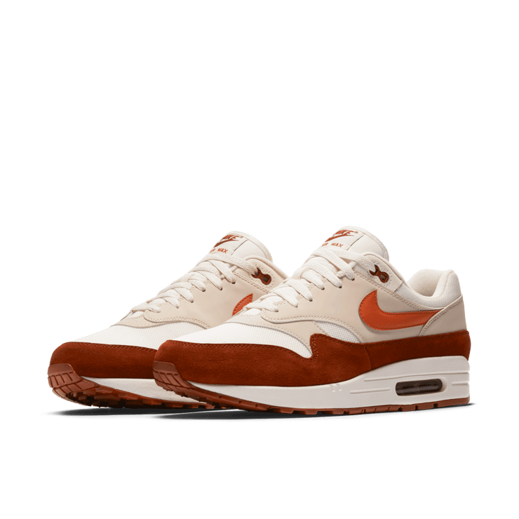 Nike Air Max 1 Mars Stone Angle 2