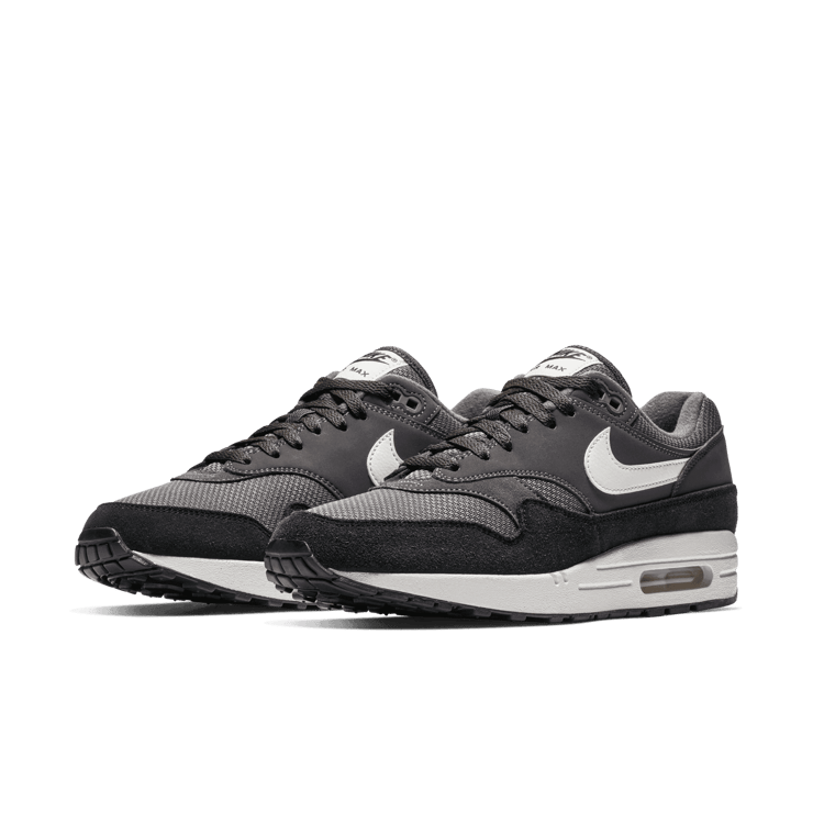 Nike Air Max 1 Thunder Grey Angle 2