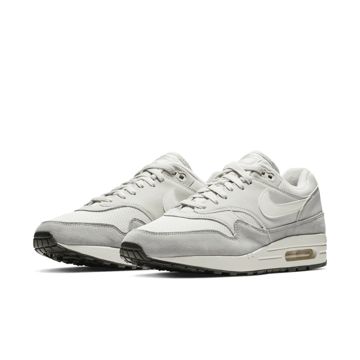 Nike Air Max 1 Vast Grey Angle 2