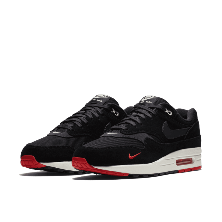 Nike Air Max 1 Mini Swoosh Bred Angle 2