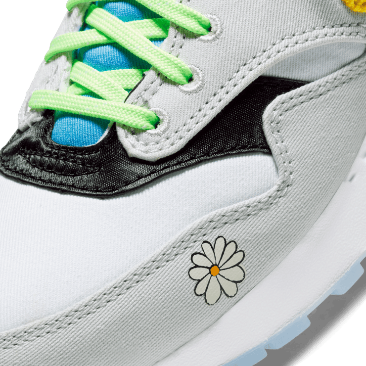 Nike Air Max 1 Daisy (GS) Angle 4