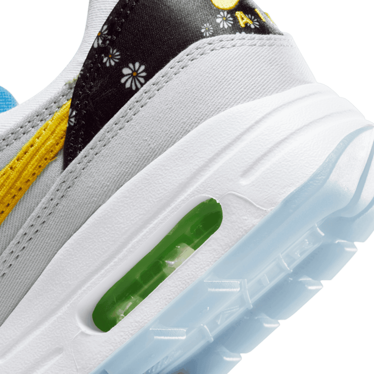 Nike Air Max 1 Daisy (GS) Angle 5