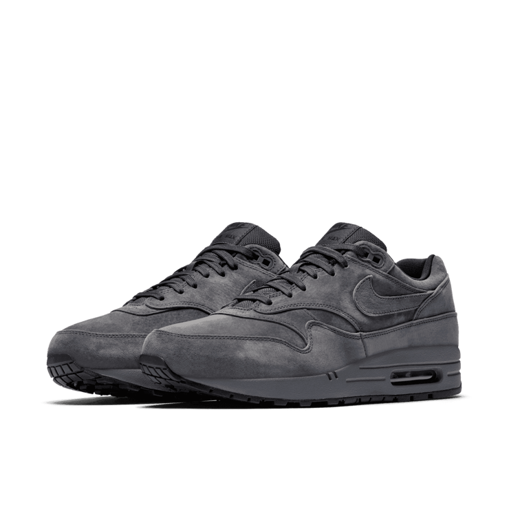 Nike Air Max 1 Anthracite Angle 2