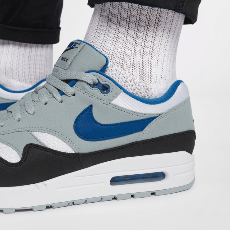 Nike Air Max 1 Gym Blue Angle 5