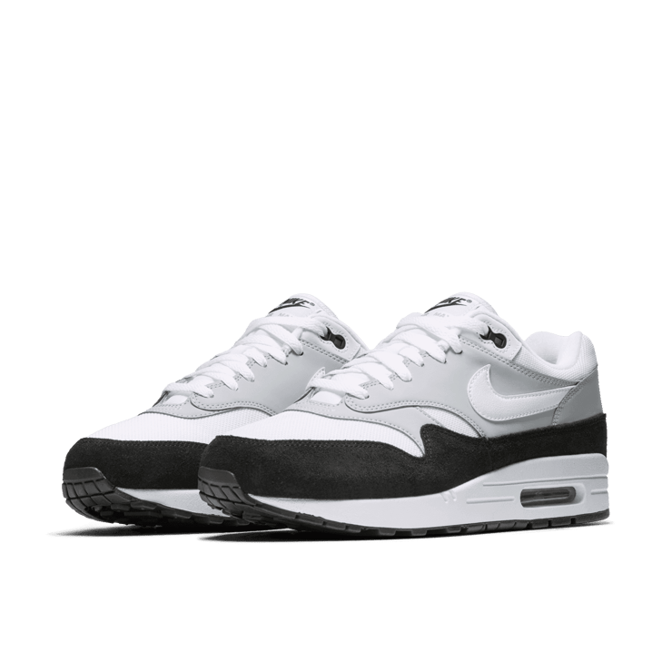 Nike Air Max 1 Wolf Grey Black Angle 2