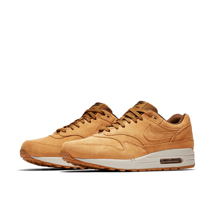 Nike Air Max 1 Wheat (2018) Angle 2