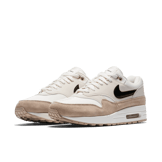 Nike Air Max 1 Sand Black Angle 2