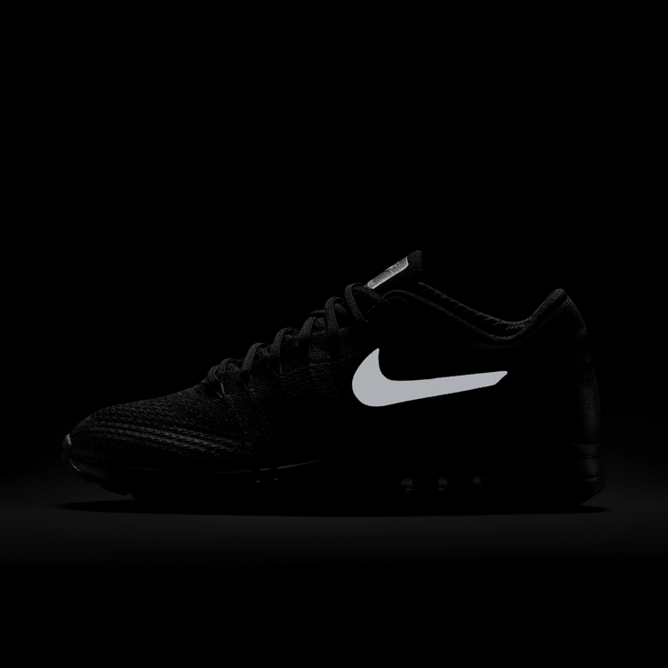 Nike Air Max 1 Ultra Flyknit Black/Black Angle 4