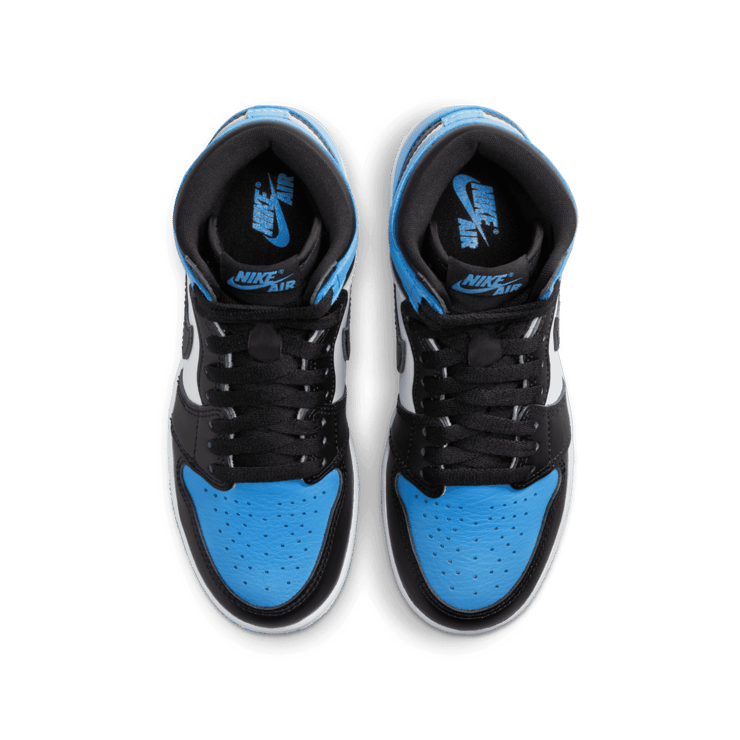 Air Jordan 1 Retro High OG UNC Toe (GS) Angle 1
