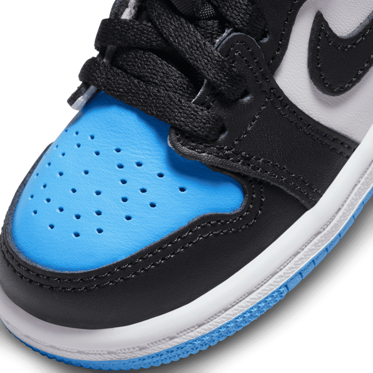 Air Jordan 1 Retro High OG UNC Toe (TD) Angle 4