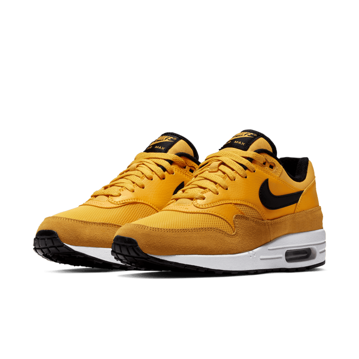 Nike Air Max 1 University Gold Angle 2