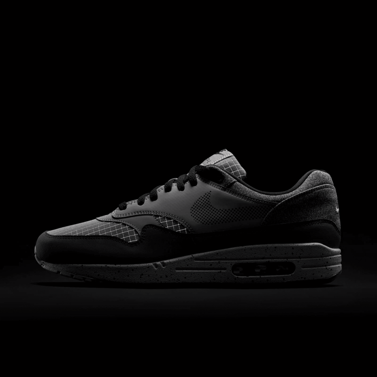 Nike Air Max 1 Wolf Grey Dark Grey Angle 4