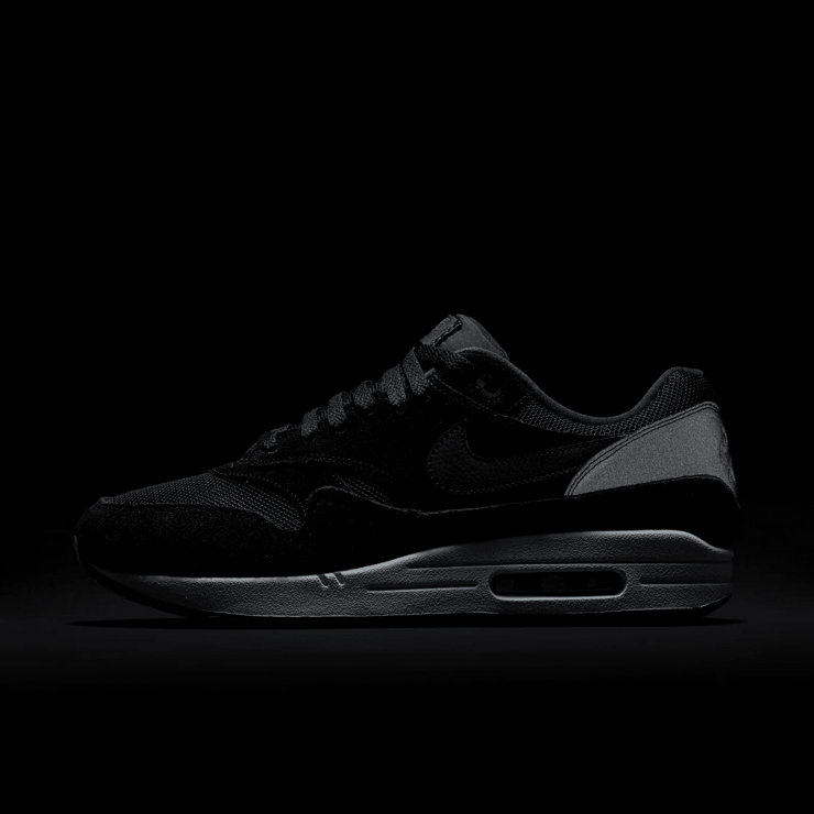 Nike Air Max 1 Black Reflective Heel Angle 5